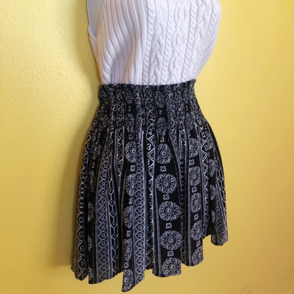 Hollister Mini Skirt L